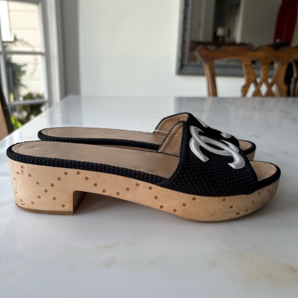 Chanel Black and White Slide Sandals Size 39.5 - Picture 4 of 16